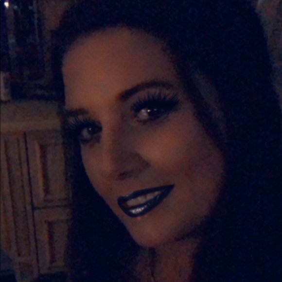 Meet your Posher, Kelli - Picture 4 of 5